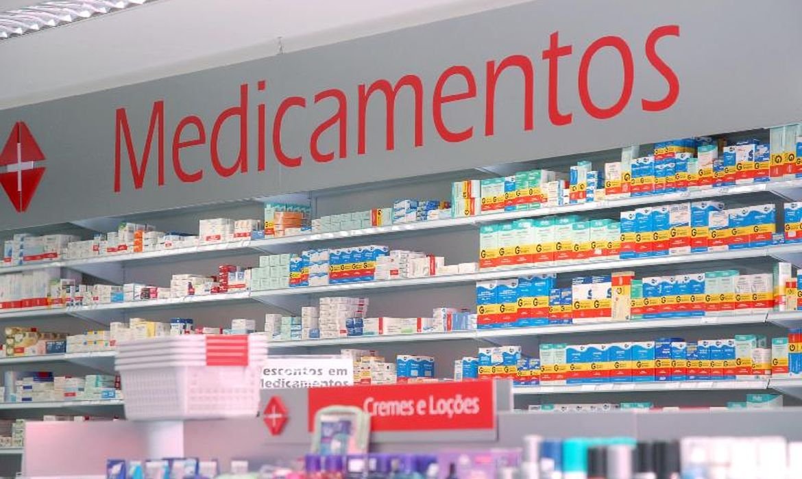 Farmácia Popular estuda ampliar serviços