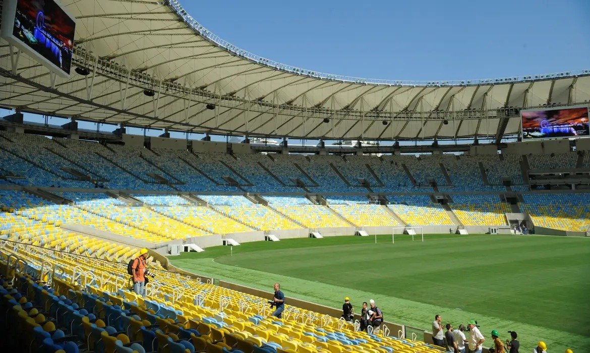 Brasil estreia no Maracanã em 24 de junho
