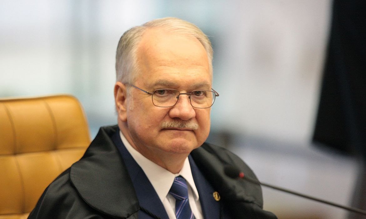 Mendonça tem 24 horas para cumprir decisão de Fachin sobre caso Banco Master