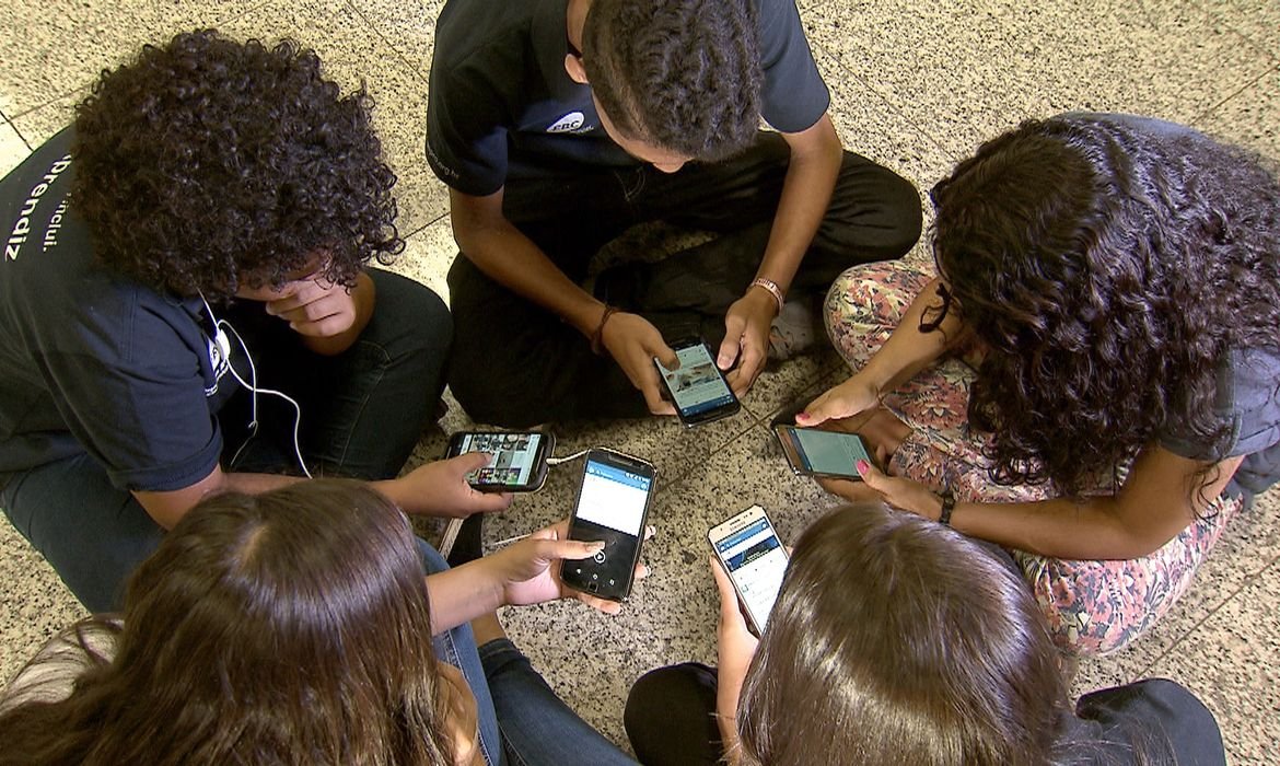 IA generativa preocupa especialistas sobre futuro da informação