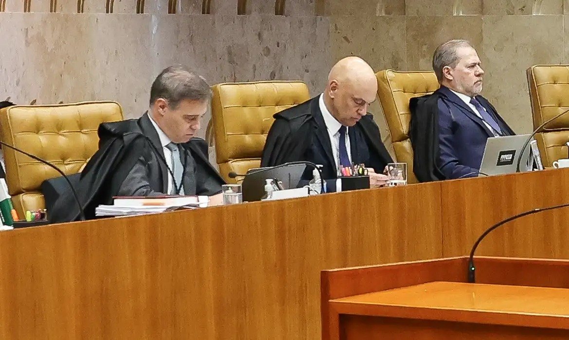 Mendonça acusa Moraes de direcionamento em apuração da PF