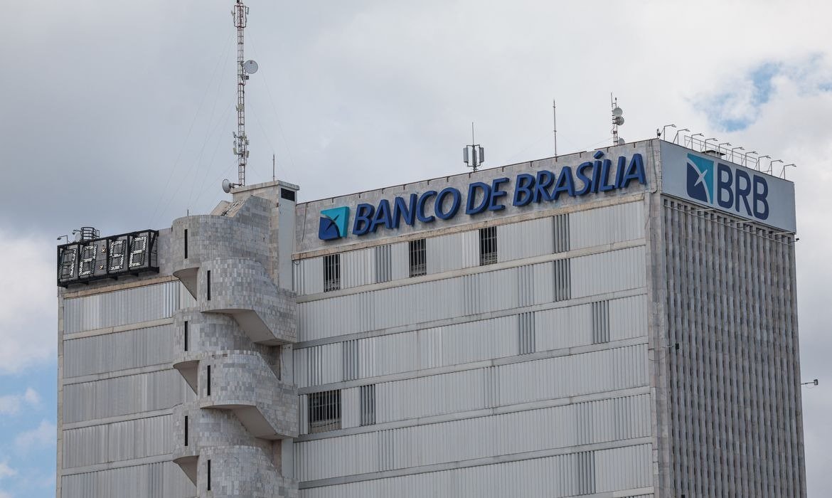 TCDF bloqueia R$ 2,76 bilhões em contas e bens no Caso Master