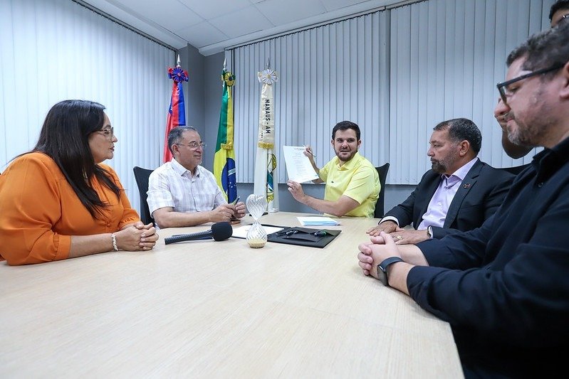 Auxílio-moradia de médicos passa a R$ 2.500 em Manaus